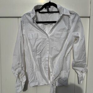 NWOT: Jones of New York, white short tie up shirt sz M